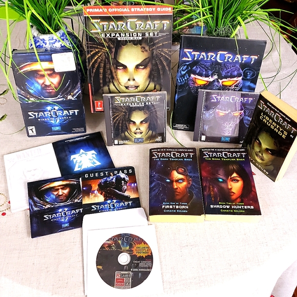 PC StarCraft Game Bundle w/ Strategy Guides, Books, etc. - Picture 1 of 5